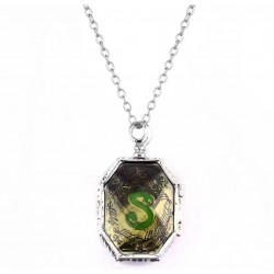 guardapelo de salazar Slytherin