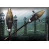 Escoba Nimbus 2001 – Réplica a Tamaño Real | The Noble Collection