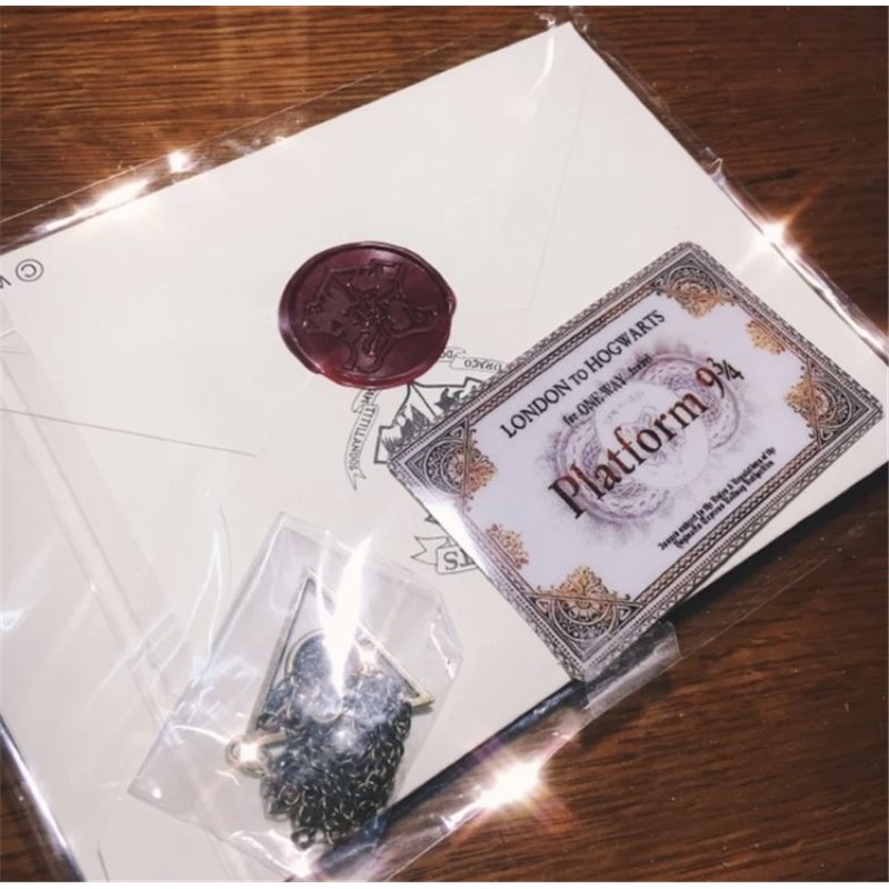 CARTA HARRY POTTER CON COLGANTE