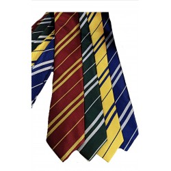 Corbata sin escudo...